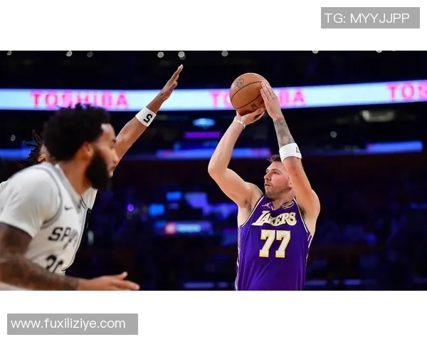 东契奇轰35+9+13，湖人回绝反转！文班亚马低迷，一战看清四大现实